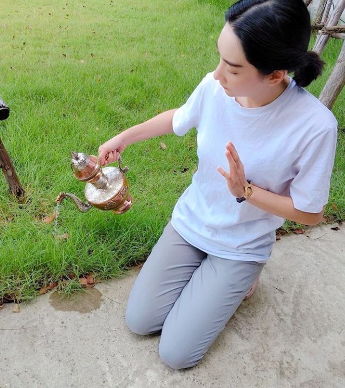 พ่อปู่พญานาคเข้าฝัน เฟี้ยวฟ้าว มอบโชคพี่ชายถูกรางวัล 30ใบ ...